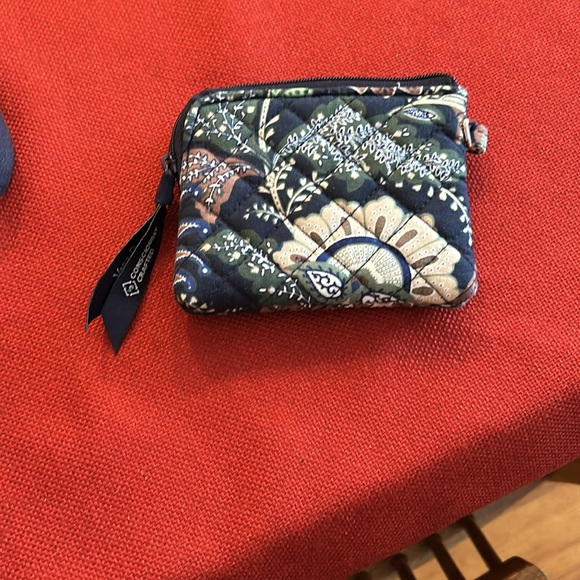 Vera Bradley floral crossbody with matching wallet. Great for travel. - Picture 6 of 7